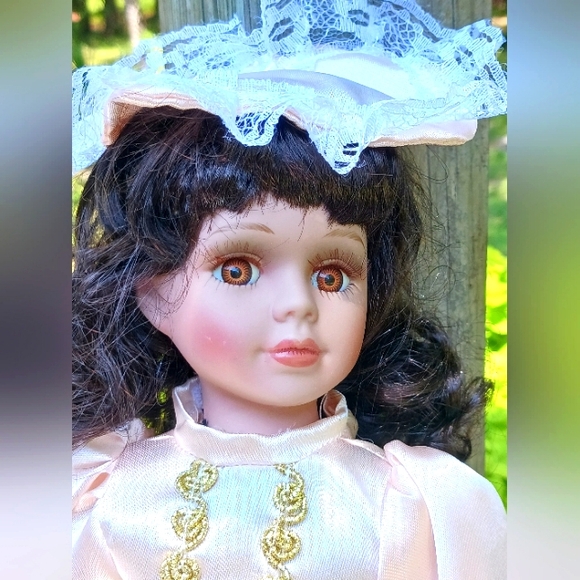 Charming Porcelain Doll with Lace Hat. A Ashley Belle. - Picture 1 of 6